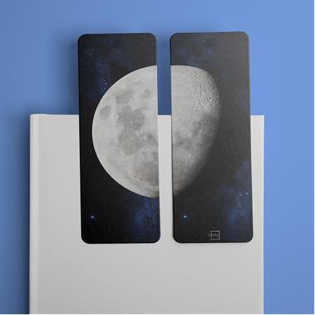 Ay – Dikey Kitap Ayracı